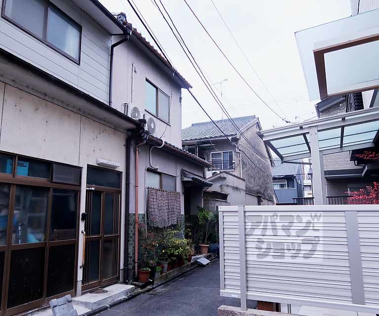 西七条石井町　貸家