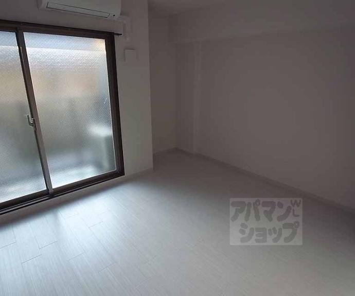 【フォース二条城東】間取