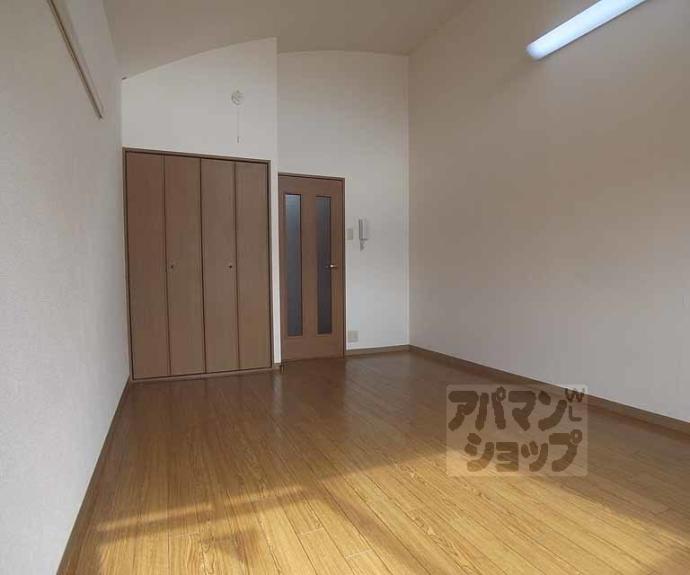 【コモド嵯峨】間取