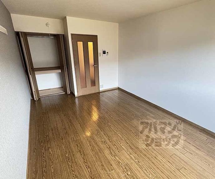 【コモド嵯峨】間取