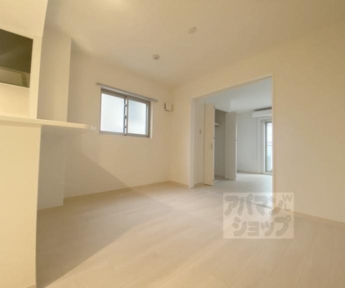 【円町レジデンスＷＥＳＴ】間取