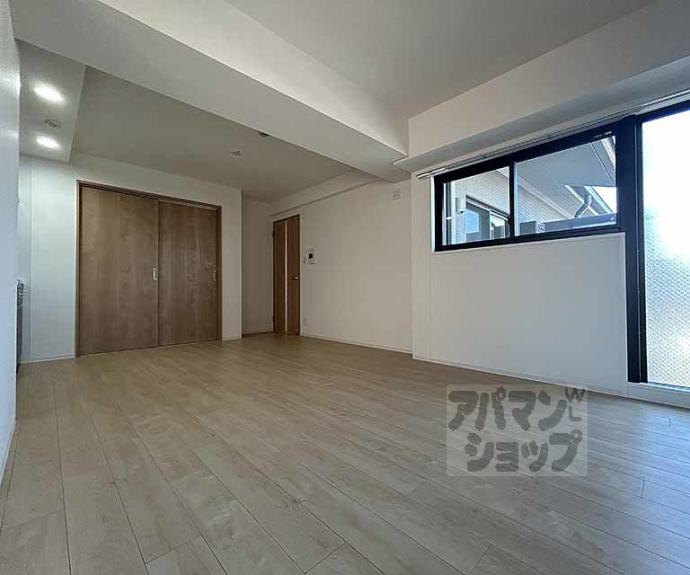 【二条城東レジデンス】間取