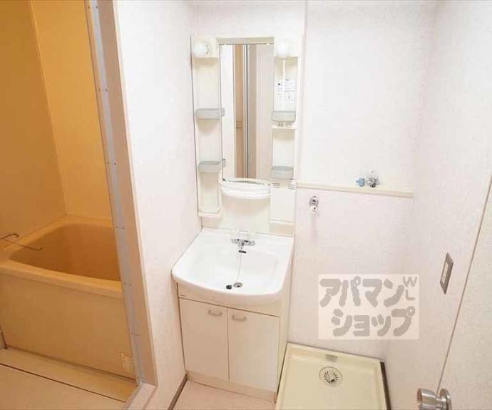 【コンフォール北白川】間取