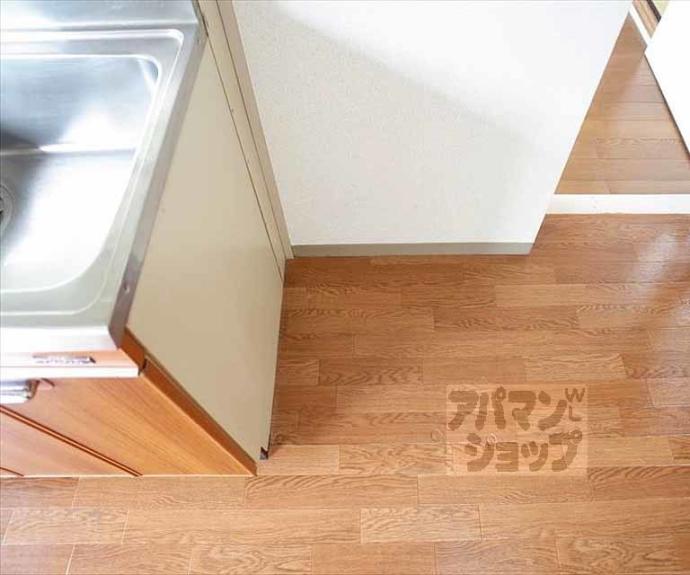 【コンフォール北白川】間取