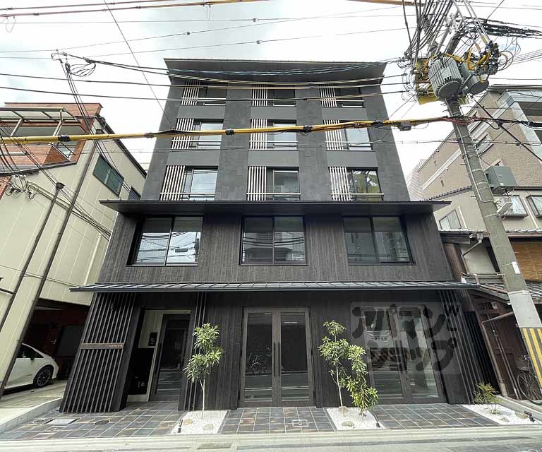 プラウレーヴ富小路