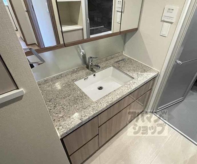 【パラドール御所西グランデ】間取