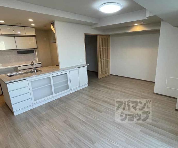 【パラドール御所西グランデ】間取