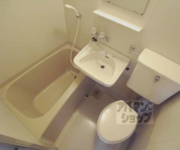 【リバーサイド西村】間取