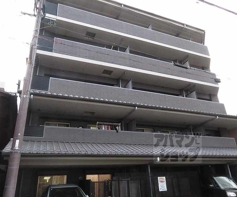 プレサンスロジェ二条城前
