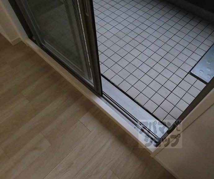 【プレサンスロジェ二条城前】間取