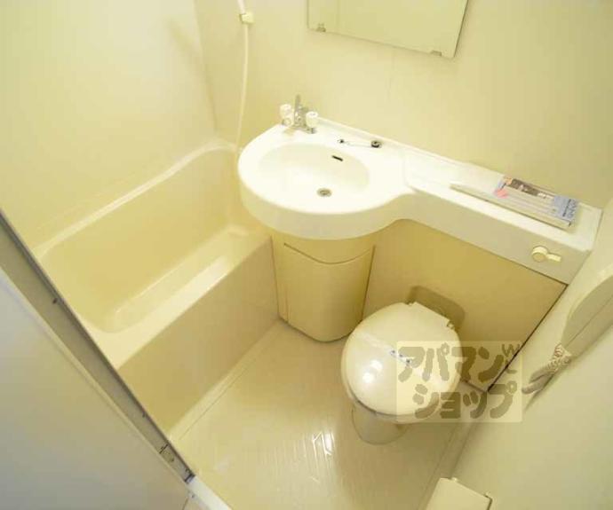 【ＤＥＴＯＭ－１烏丸鞍馬口Ⅱ】間取