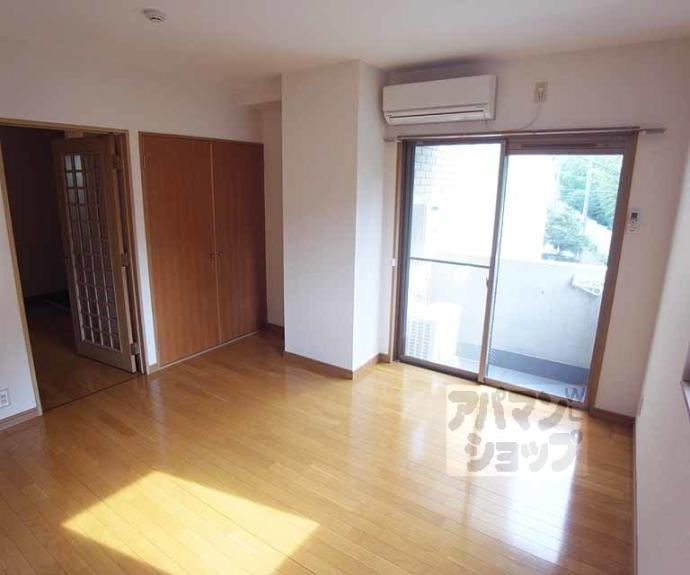 【サンヴェール深草】間取