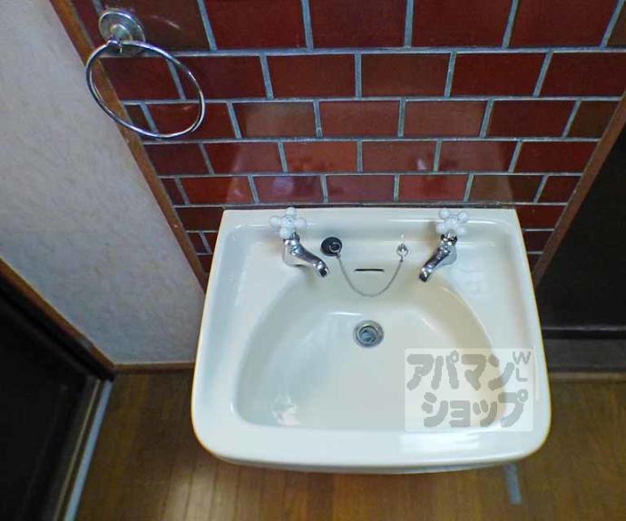 【高野泉町17-31貸家】間取