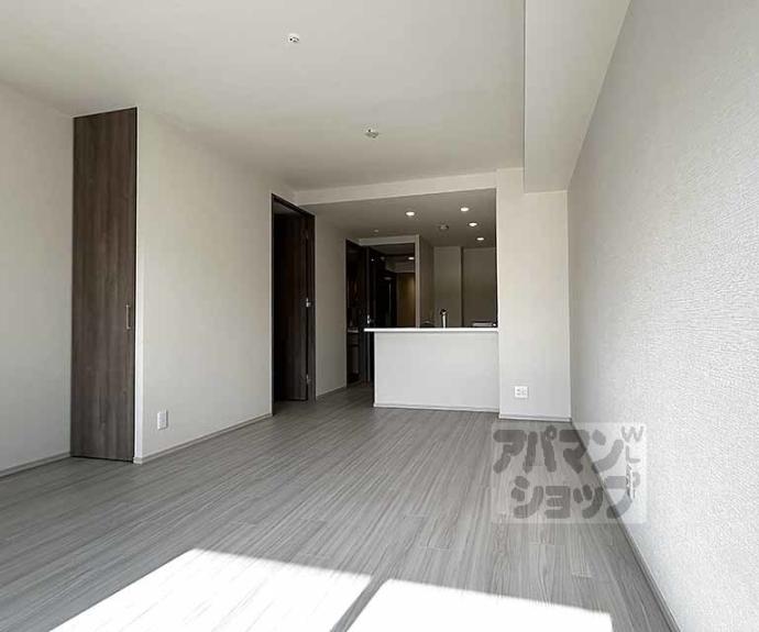 【プレサンスロジェ京都御所西】間取