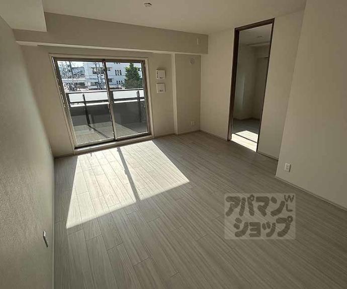 【プレサンスロジェ京都御所西】間取