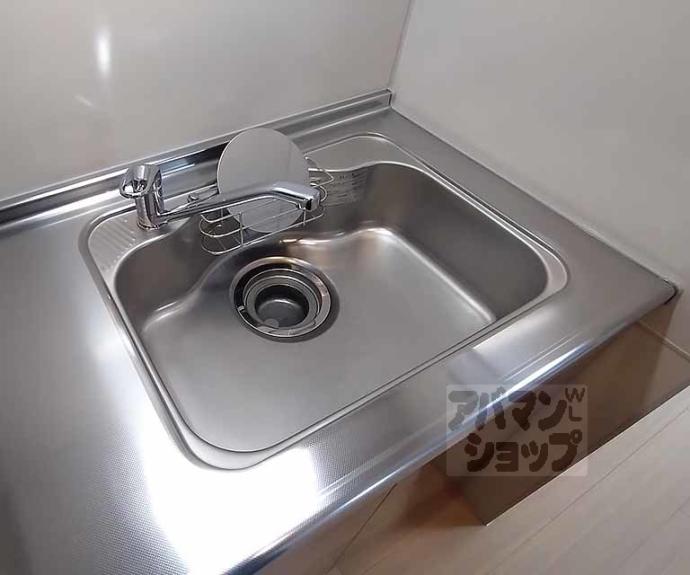 【サンクチュアリ山科三条】間取