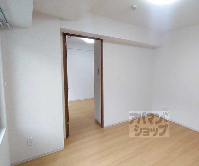 【サンクチュアリ山科三条】間取