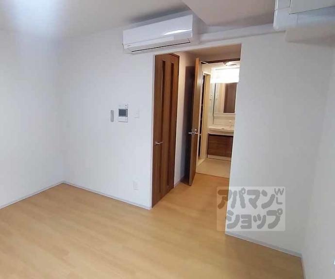 【サンクチュアリ山科三条】間取