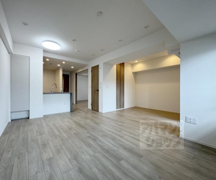 【シーンズ京都四条烏丸　彩の邸】間取