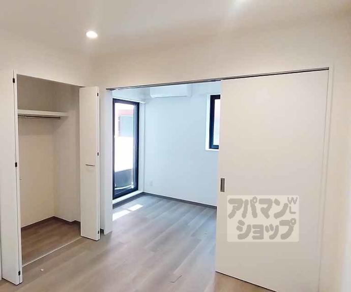 【ＴＨＥ　ＧＡＲＮＥＴ　ＳＵＩＴＥ　ＲＥＳＩＤＥＮＣＥ　山科ＷＥＳＴ】間取