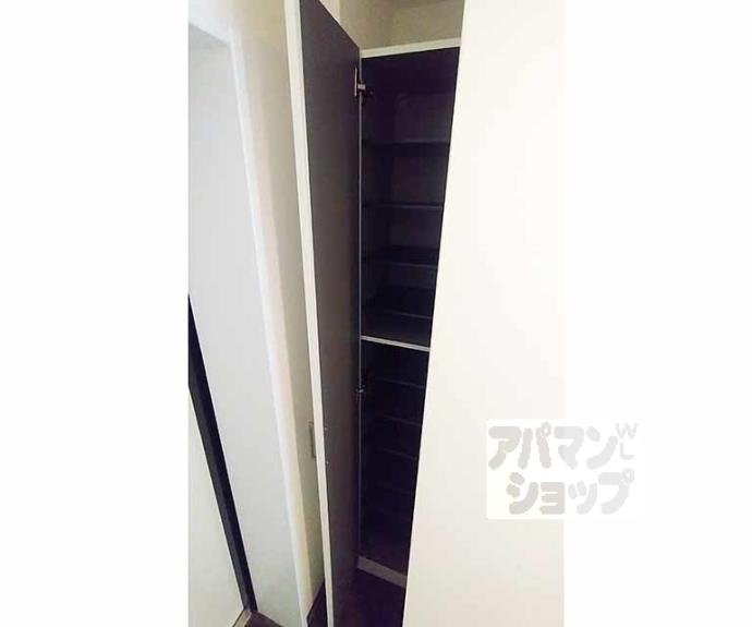 【ＴＨＥ　ＧＡＲＮＥＴ　ＳＵＩＴＥ　ＲＥＳＩＤＥＮＣＥ　山科ＷＥＳＴ】間取
