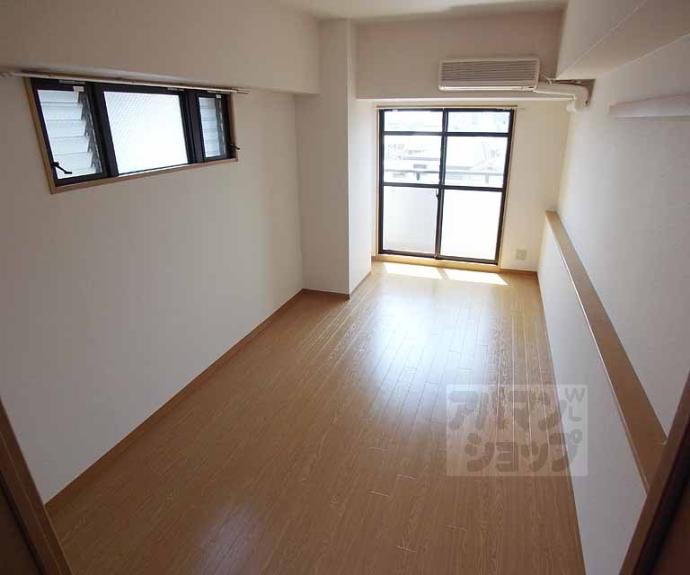 【アンピール伏見桃山】間取