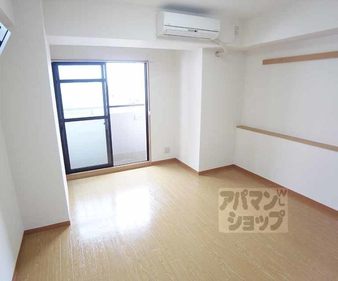 【アンピール伏見桃山】間取