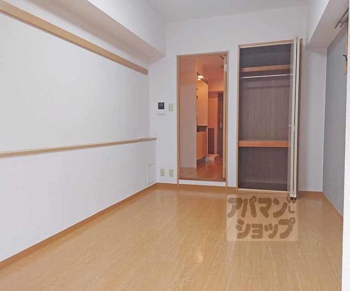 【アンピール伏見桃山】間取