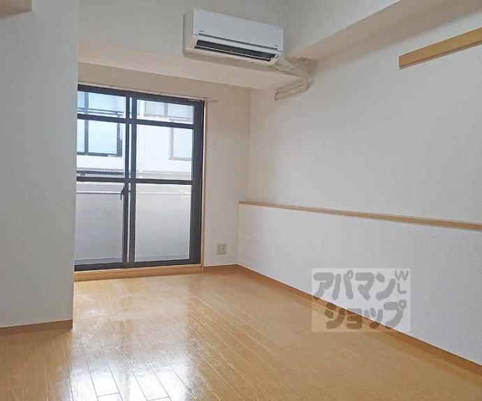 【アンピール伏見桃山】間取