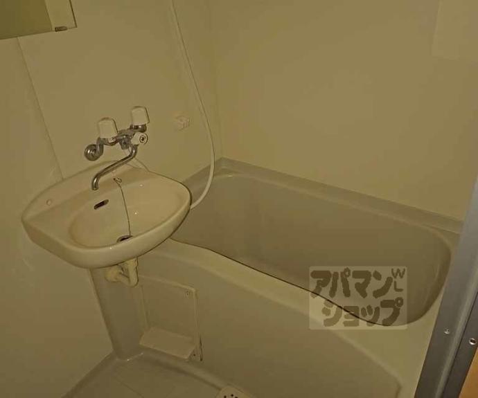 【アンピール伏見桃山】間取