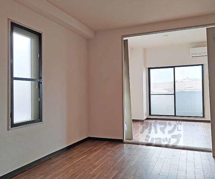 【パラドール伏見】間取