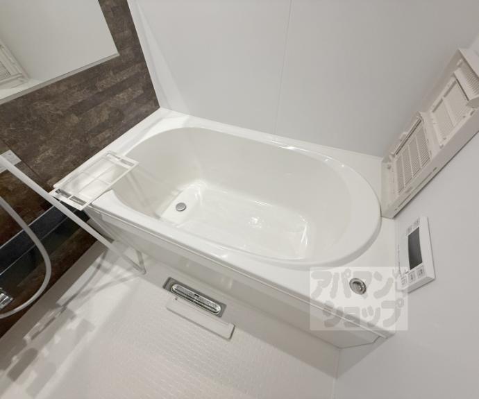 【シャーメゾン烏丸五条】間取