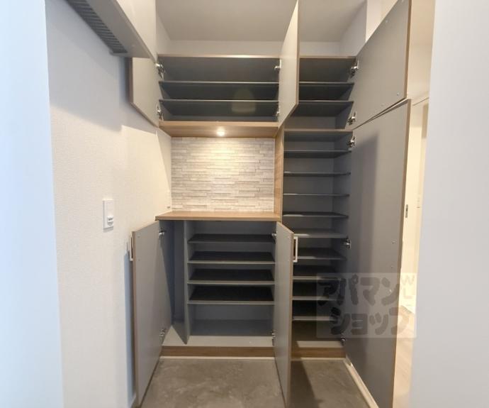 【シャーメゾン烏丸五条】間取