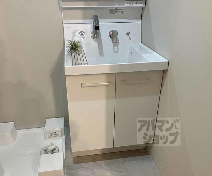 【ＫＲＭ　ＲＥＳＩＤＥＮＣＥ　ＮＡＧＡＯＫＡＴＥＮＪＩＮ】間取