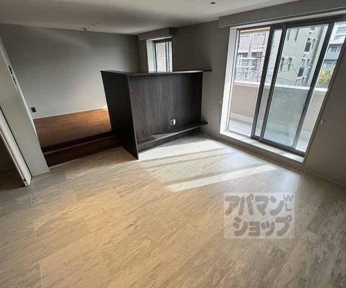 【アウスレーゼ御所】間取