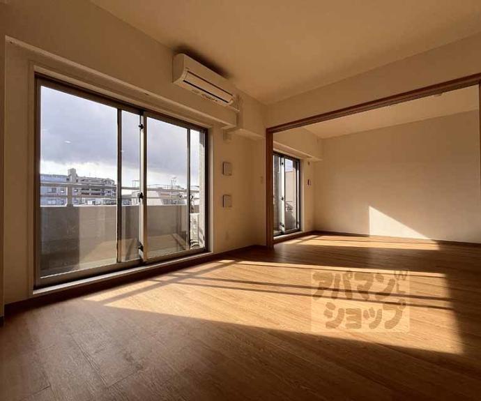 【Ｂｅｒｎｉｎａ　Ｐａｌａｃｅ　西院】間取