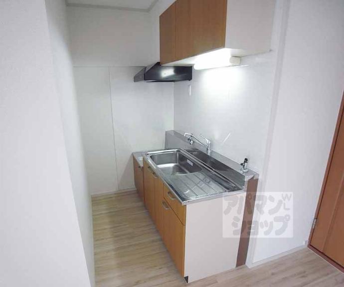 【シャトー深草セカンド】間取