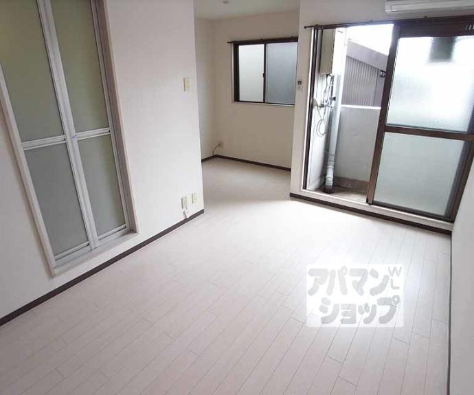 【バドワール墨染】間取