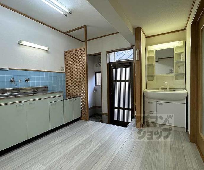 【西ノ京御輿岡町２０－１６貸家】間取