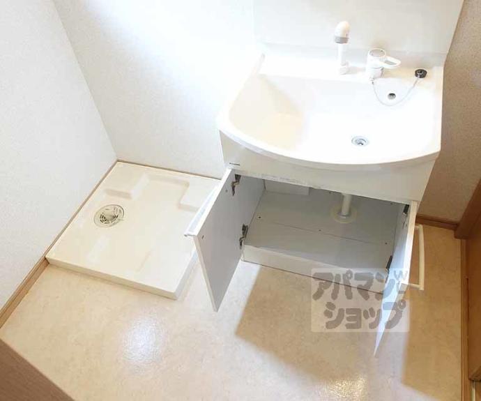 【山越ＦＬＯＲＡ　ＧＡＲＤＥＮ】間取