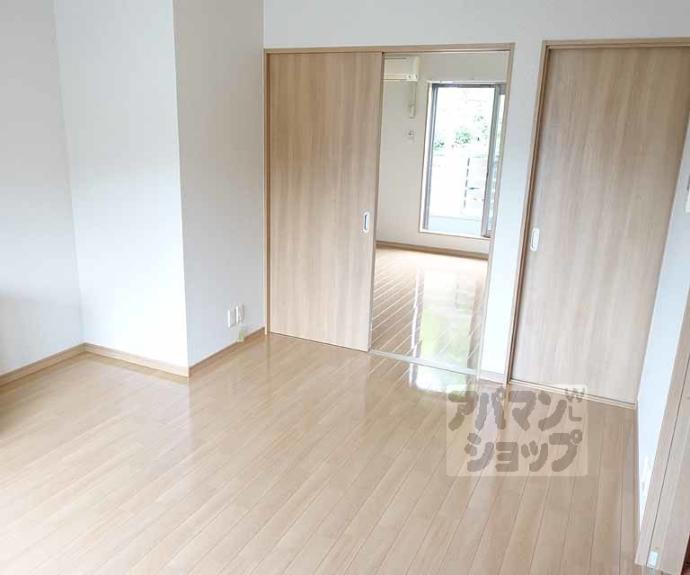 【山越ＦＬＯＲＡ　ＧＡＲＤＥＮ】間取