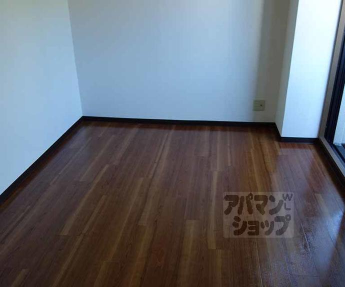 【Ｓｌｕｍｂｅｒｓ　Ｖｉｌｌａｇｅ】間取