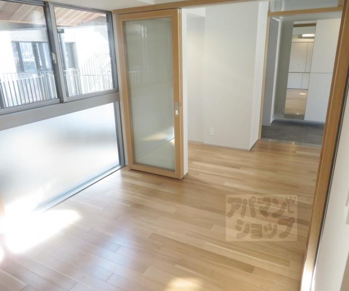 【シャリマー西大路】間取