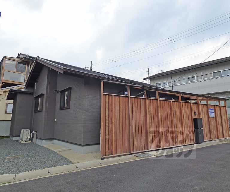 岩倉長谷町３６貸家