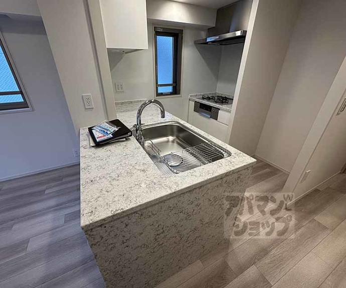 【ジオ京都堀川三条】間取