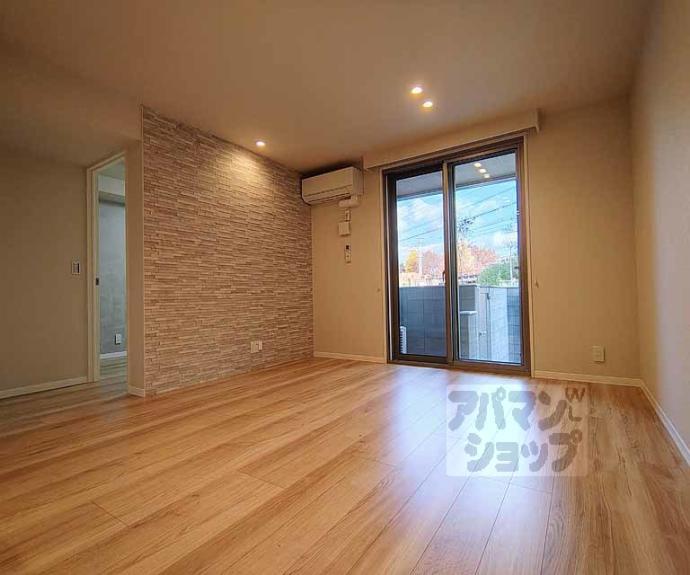 【エクレール ヴェール シャーメゾン西院】間取