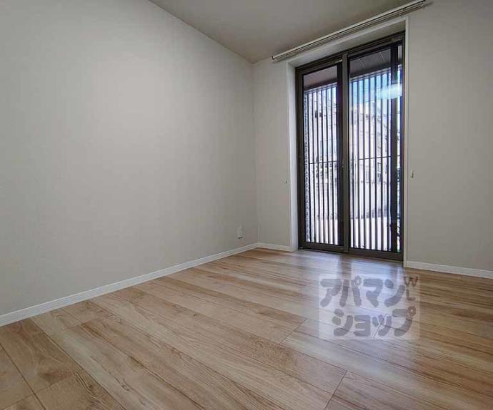 【エクレール ヴェール シャーメゾン西院】間取