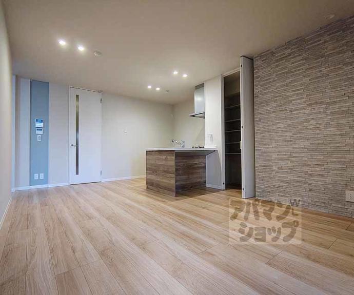 【エクレール　ヴェール　シャーメゾン西院】間取