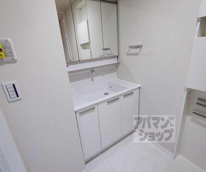 【エクレール　ヴェール　シャーメゾン西院】間取