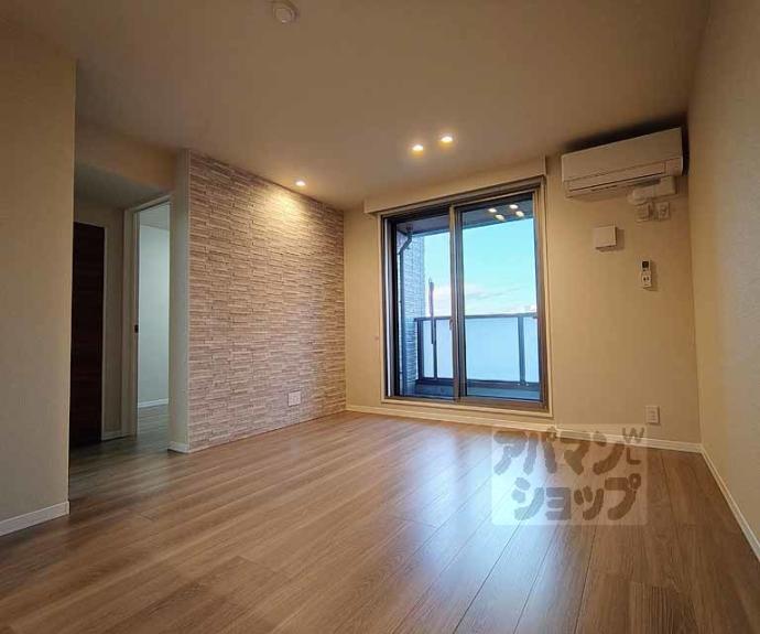 【エクレール　ヴェール　シャーメゾン西院】間取